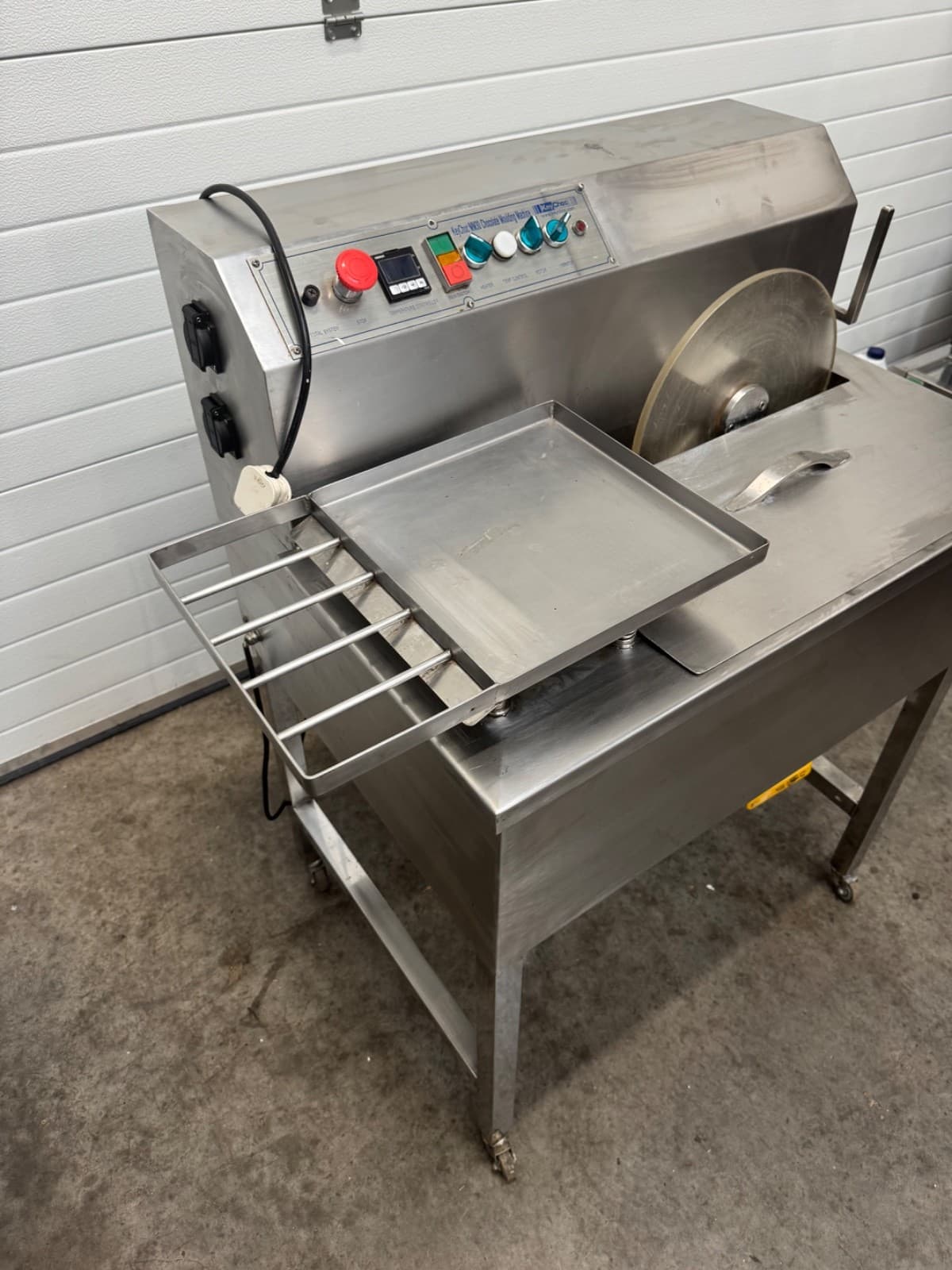 KeyChoc MM30 Chocolate Moulding Machine Commercial 30kg Vibrating Table Melter, photo 2