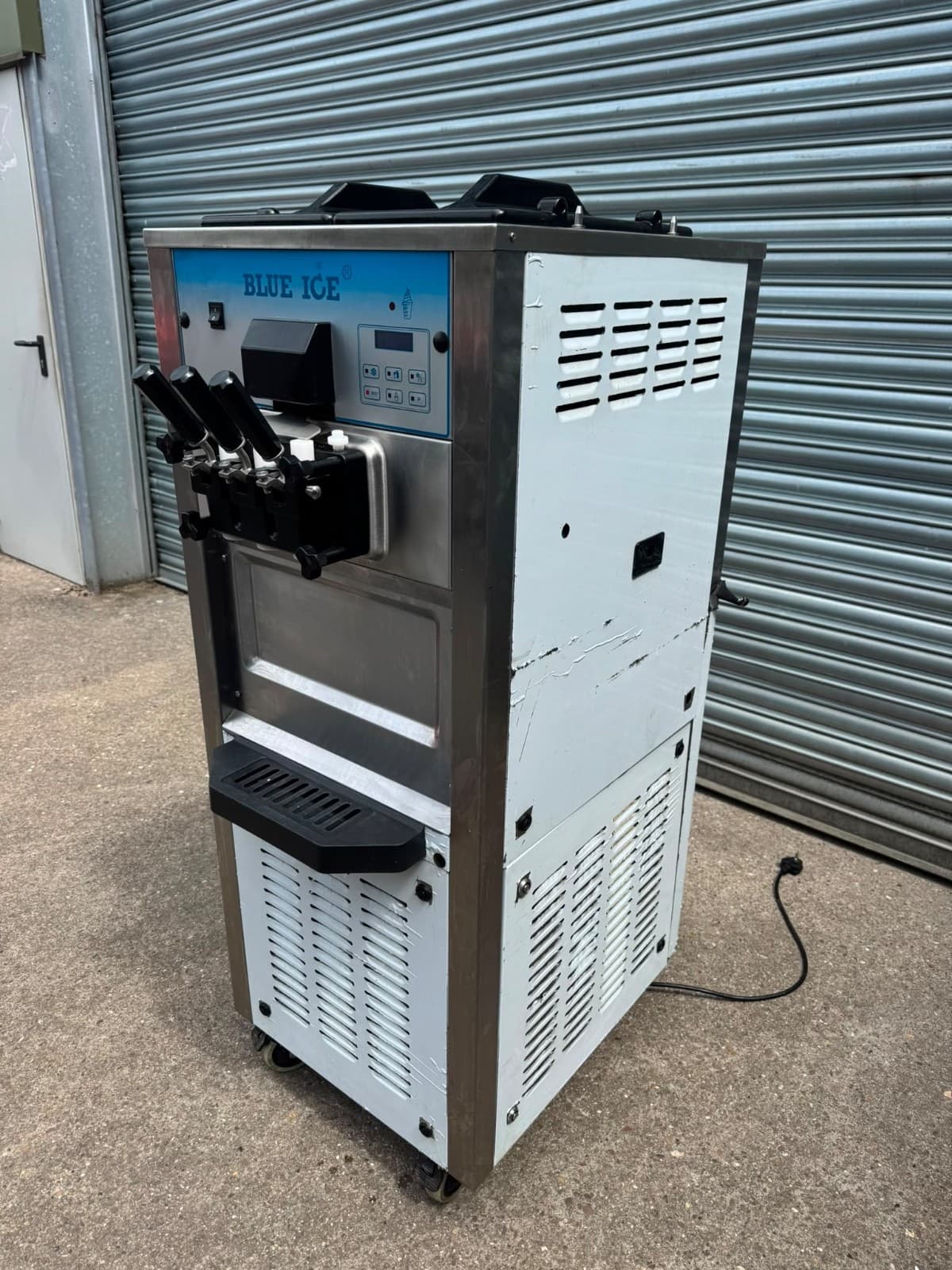Blue Ice S30 Soft Serve Ice Cream Machine Twin Twist Floor Standing 13A Plug, photo 3