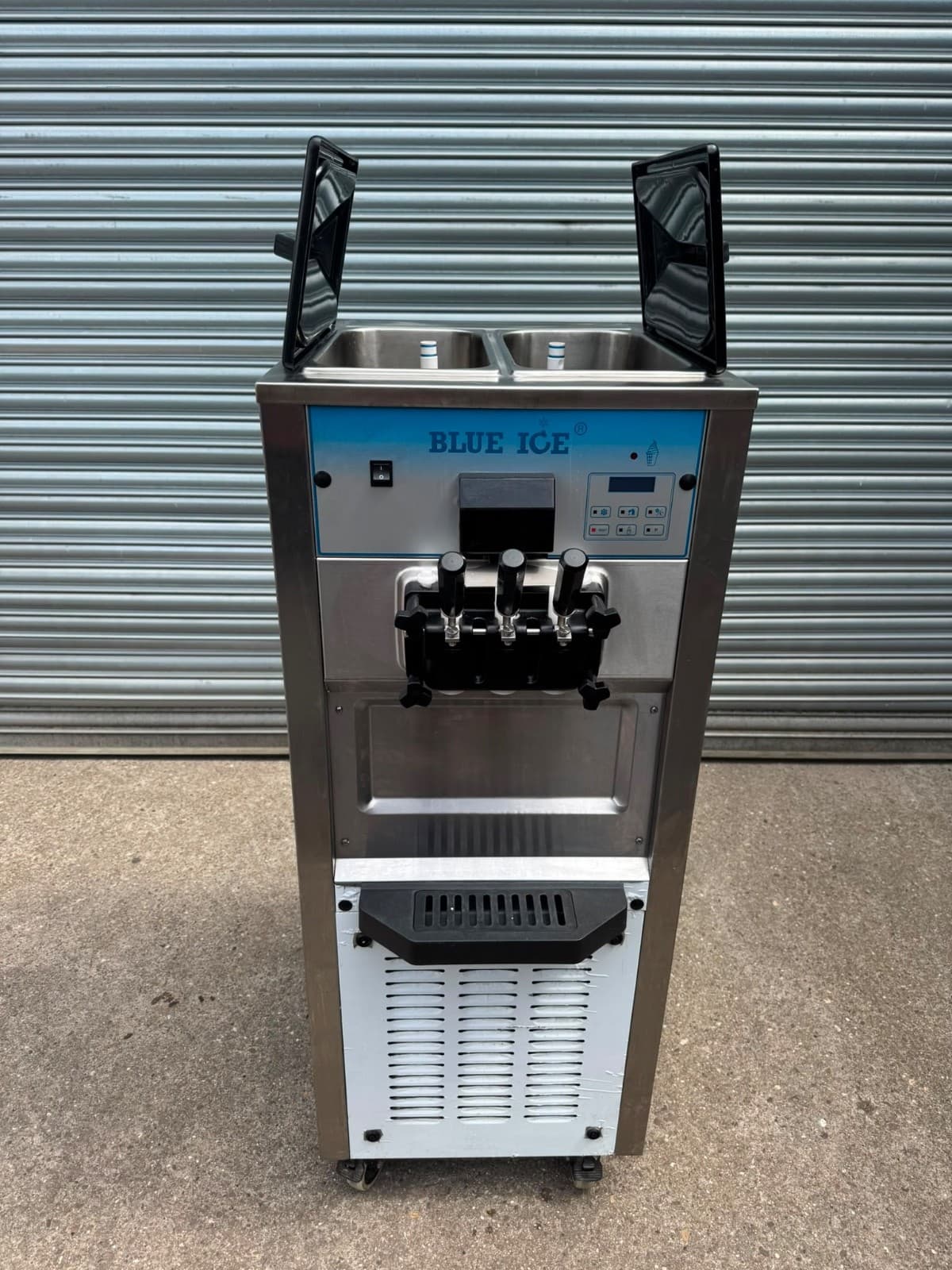 Blue Ice S30 Soft Serve Ice Cream Machine Twin Twist Floor Standing 13A Plug, photo 4