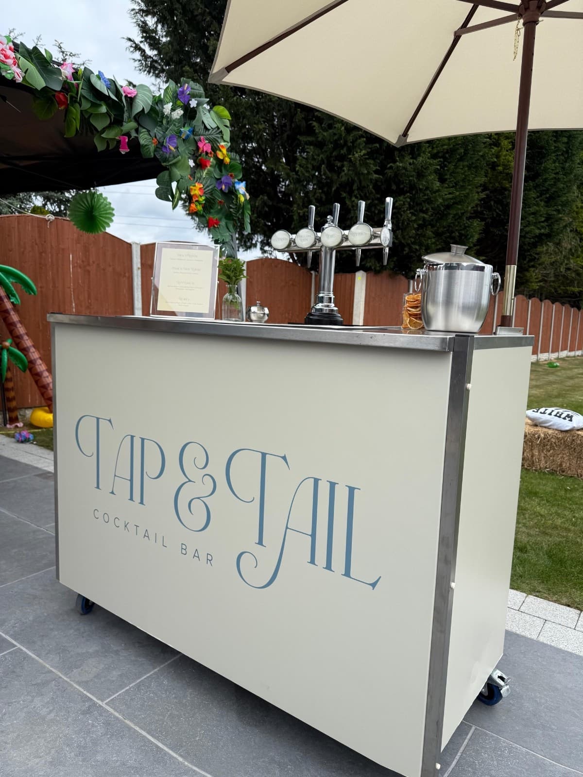 Mobile Cocktail Bar Business Tap and Tail Turnkey + Training + Social Following, photo 2